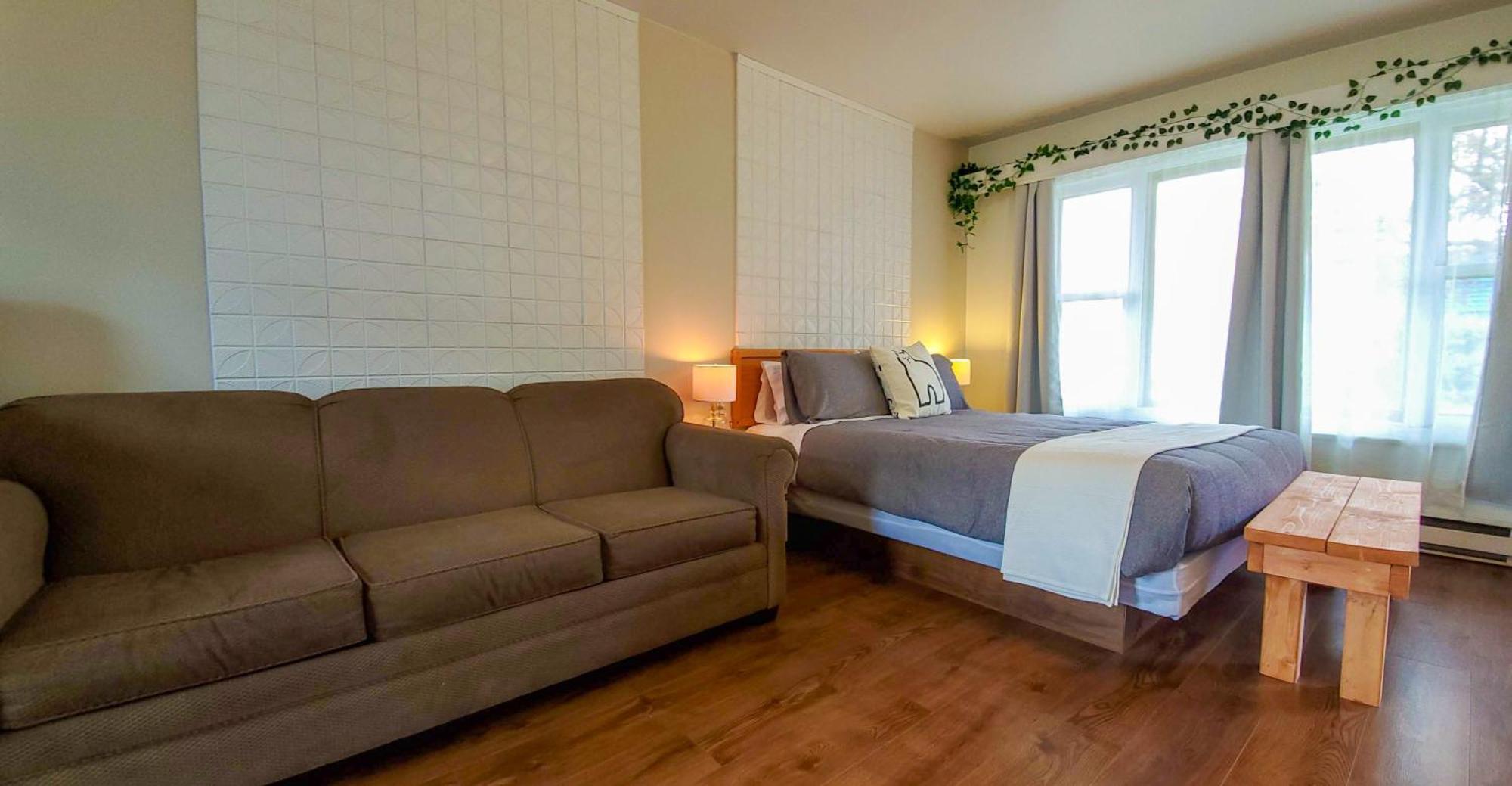 Lofts Fleuve Et Montagnes Motel Sainte-Anne-de-Beaupré Eksteriør bilde